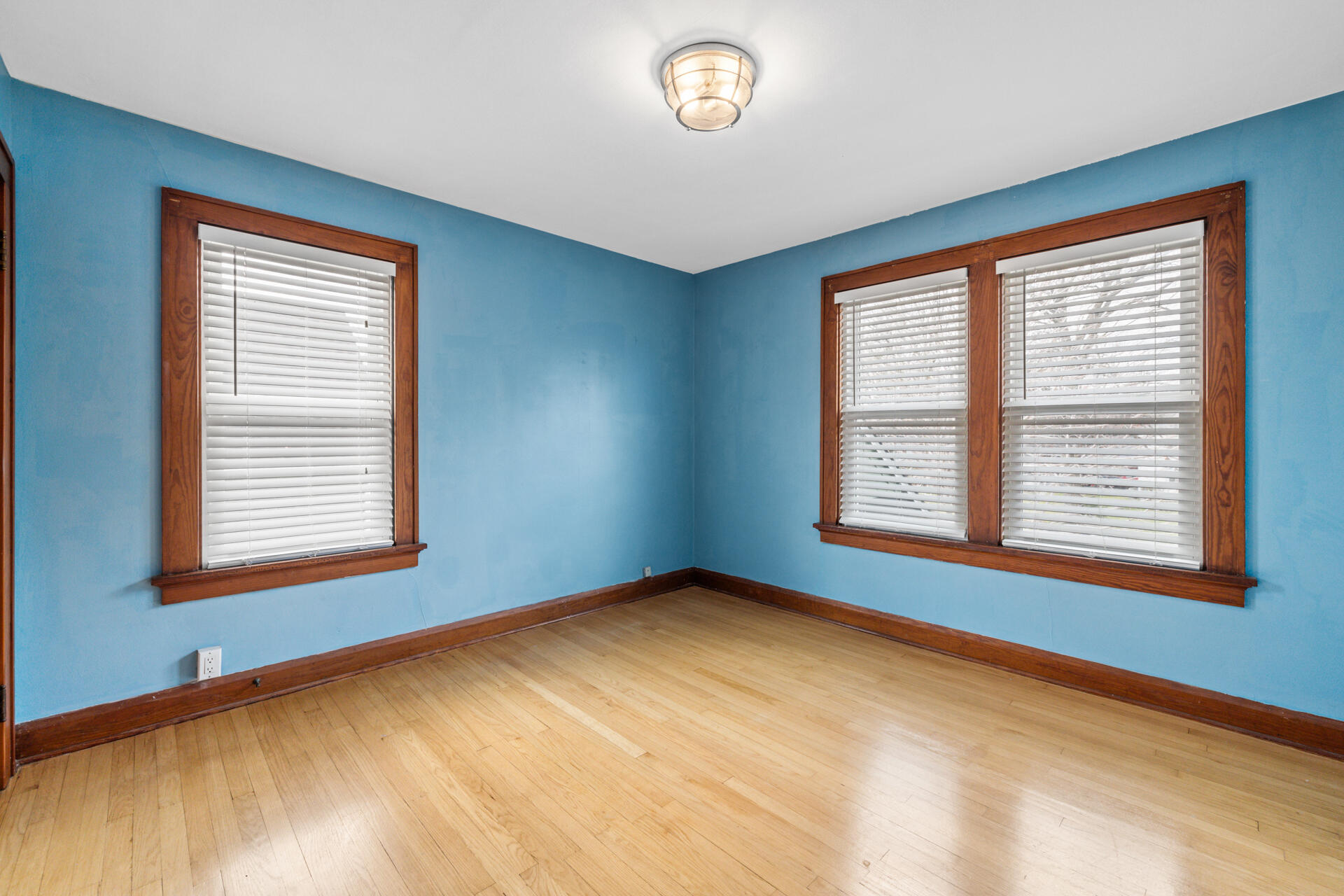 415 South Concord Road Oconomowoc, WI 53066 - Photo 17 of 39 Enjoy south and west light in this bedroom. 11 x 11.5