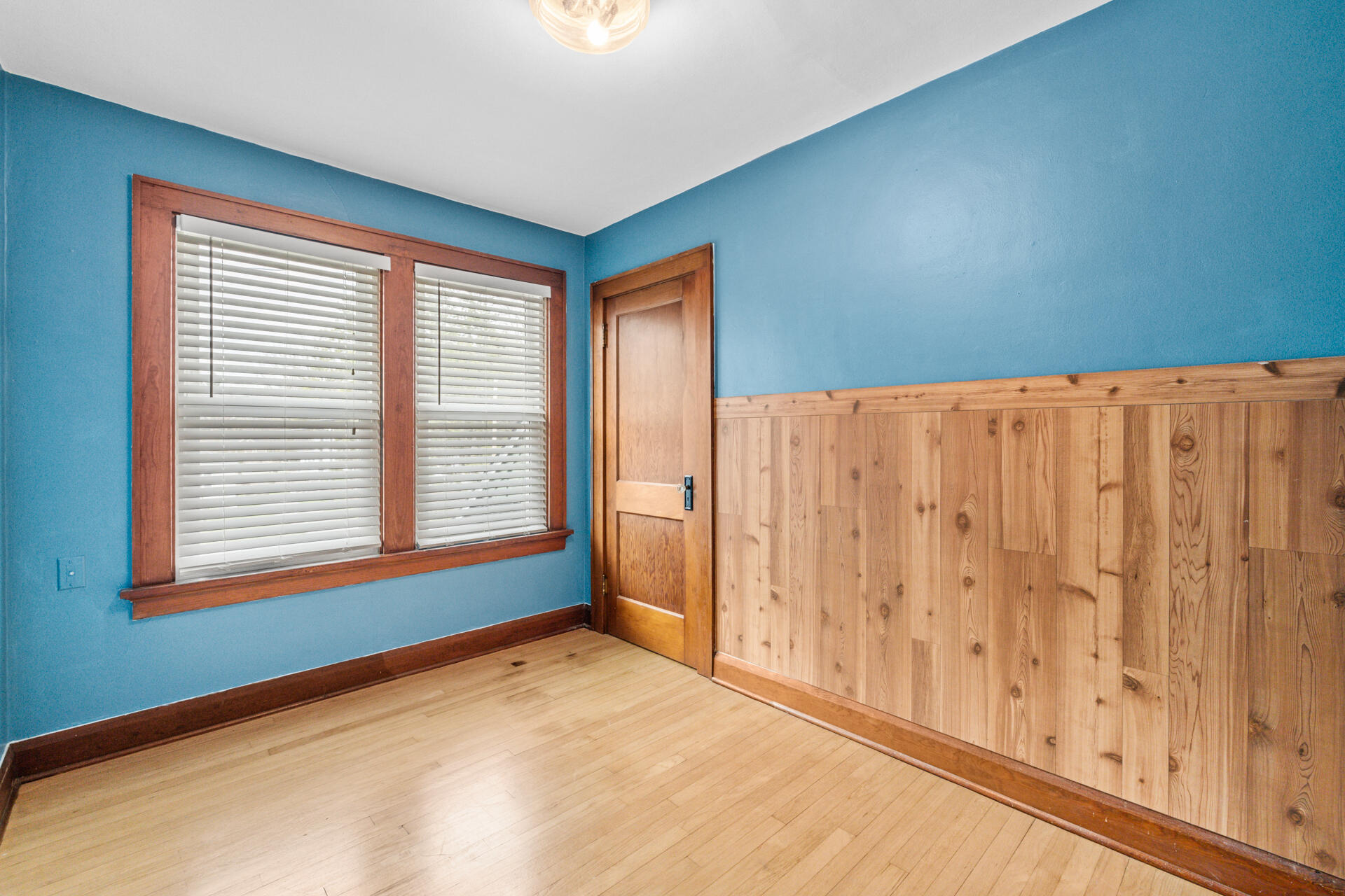 415 South Concord Road Oconomowoc, WI 53066 - Photo 21 of 39 A versatile room that works well as a bedroom or private home office. 11 x 7.5