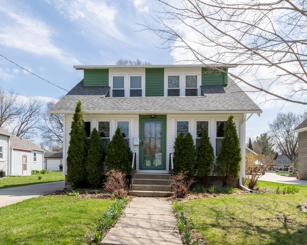 415 South Concord Road Oconomowoc, WI 53066 - Photo 2 of 39 Welcome to 415 S Concord Road!