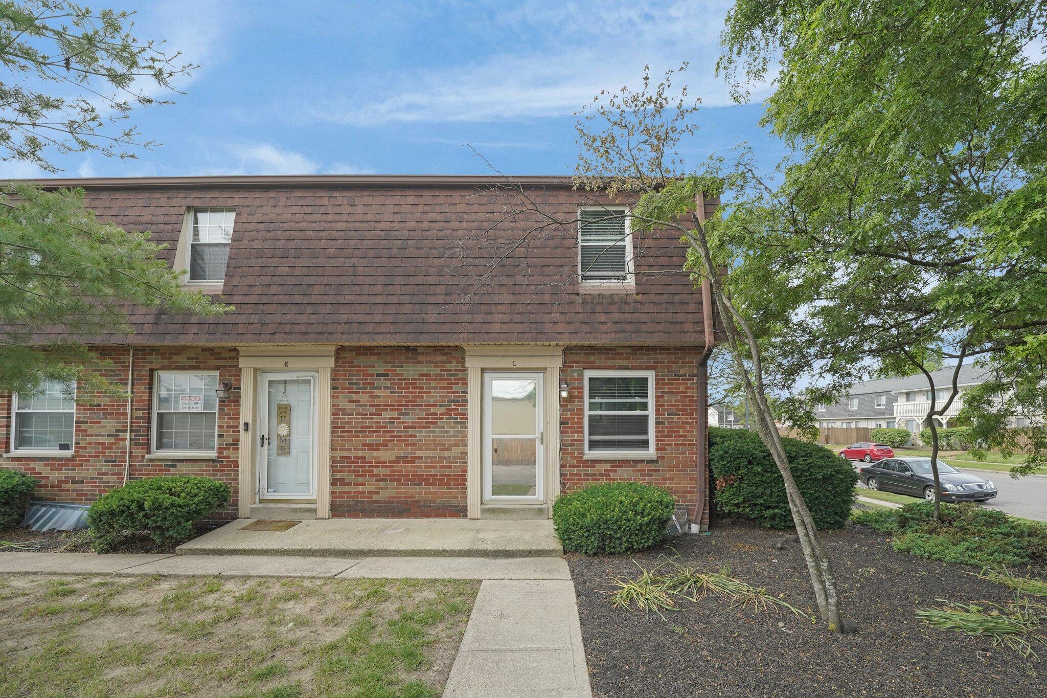 5738 Beechcroft Road, Unit L Columbus, OH 43229 - Photo 1 of 25 1-web-or-mls-5738-beechcroft-rd-unit-l