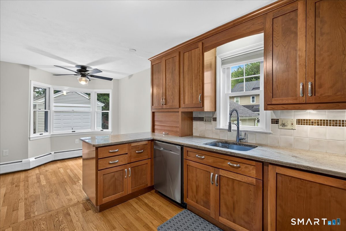 146 Filbert Street Hamden, CT 06517 - Photo 11 of 40