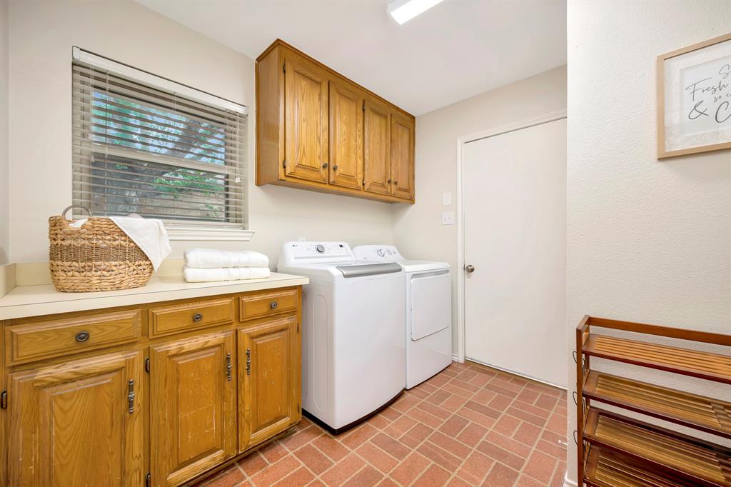 5517 Chimney Rock Road Fort Worth, TX 76112 - Photo 32 of 40