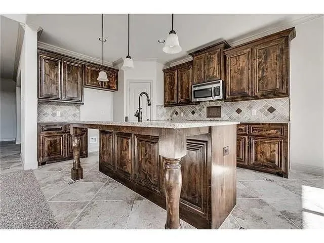 $2,400 | 908 Lake Meadow Lane, Little Elm, TX 75068