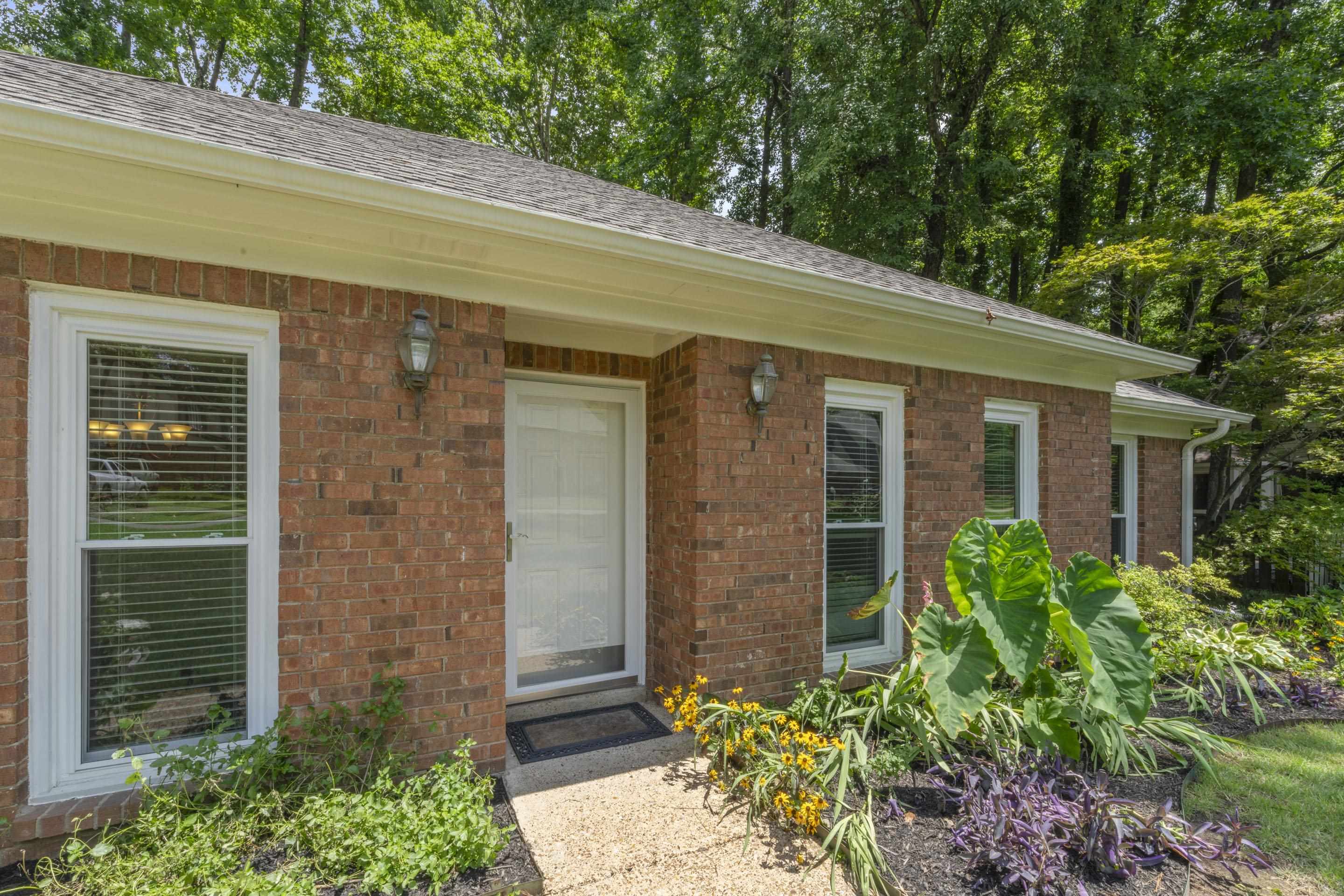 2046 Newfields Road Germantown, TN 38139 - Photo 2 of 24 Gallery Image 2