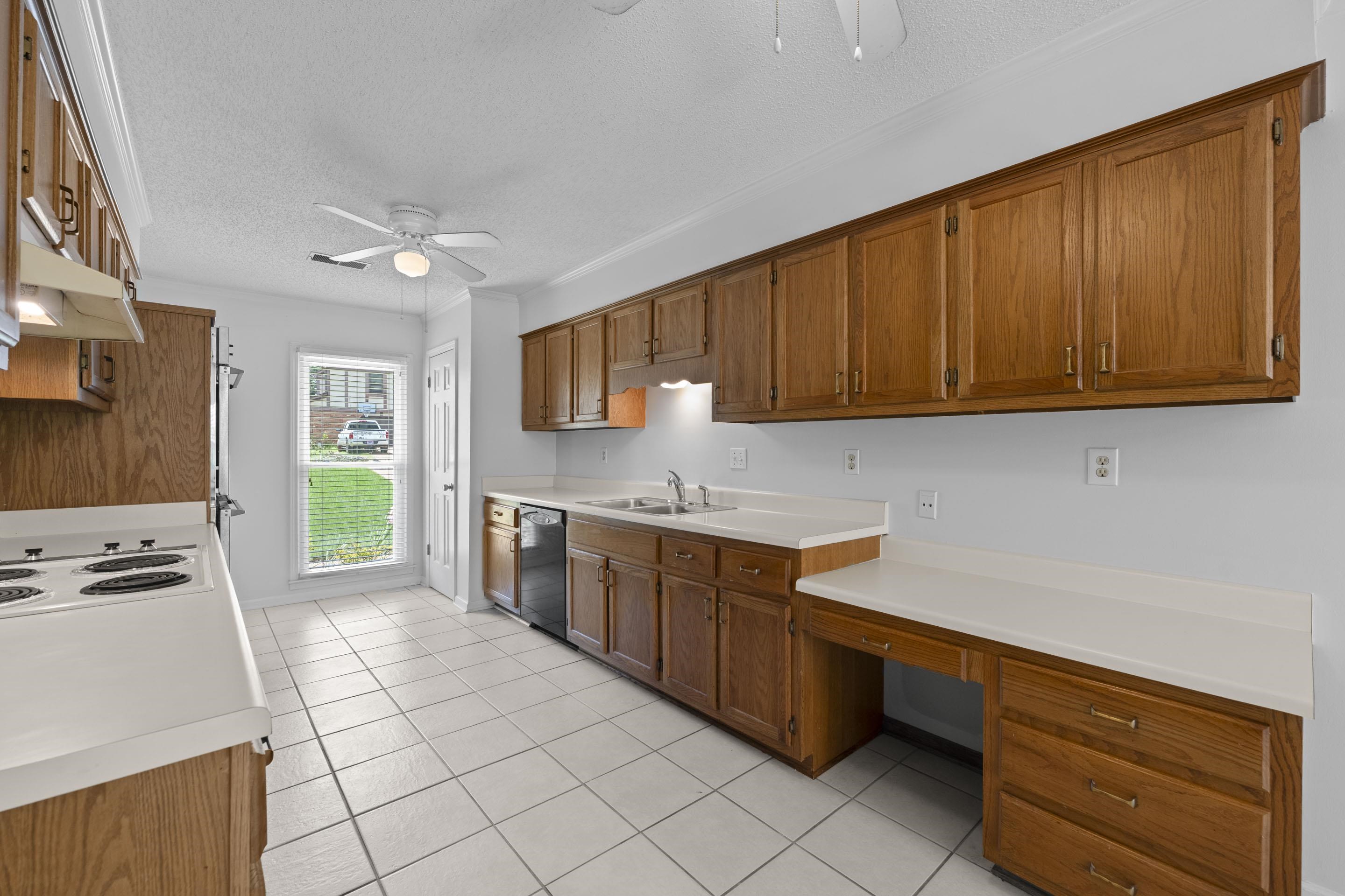 2046 Newfields Road Germantown, TN 38139 - Photo 6 of 24 Gallery Image 6