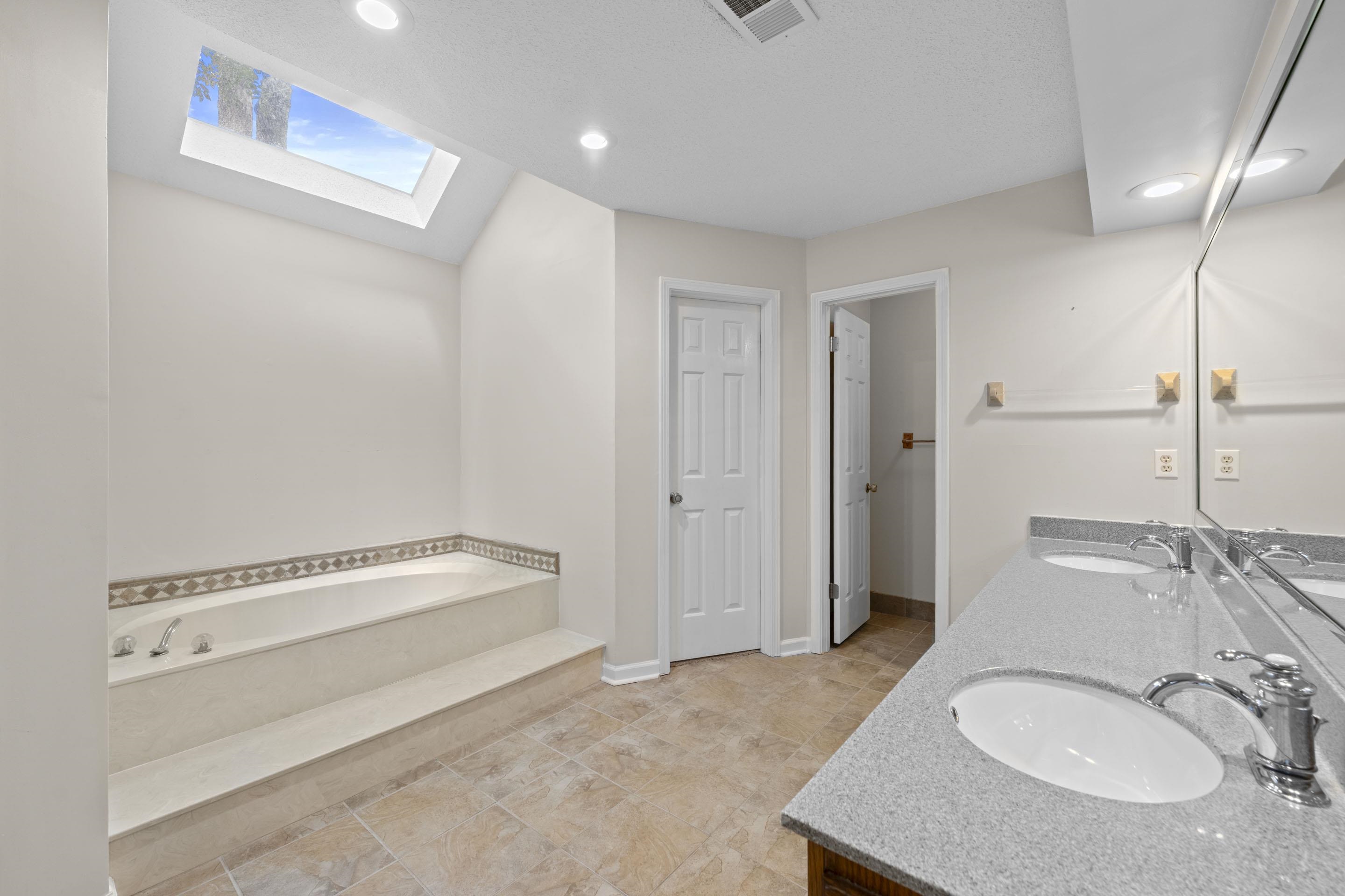 2046 Newfields Road Germantown, TN 38139 - Photo 10 of 24 Gallery Image 10