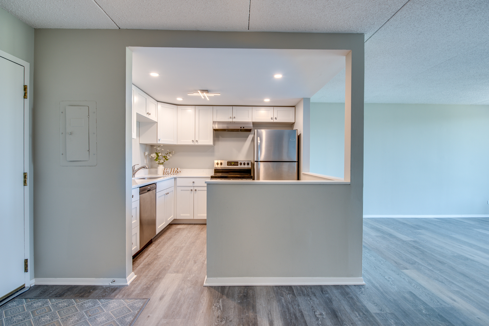 2015 South Finley Road, Unit 612 Lombard, IL 60148 - Photo 7 of 26