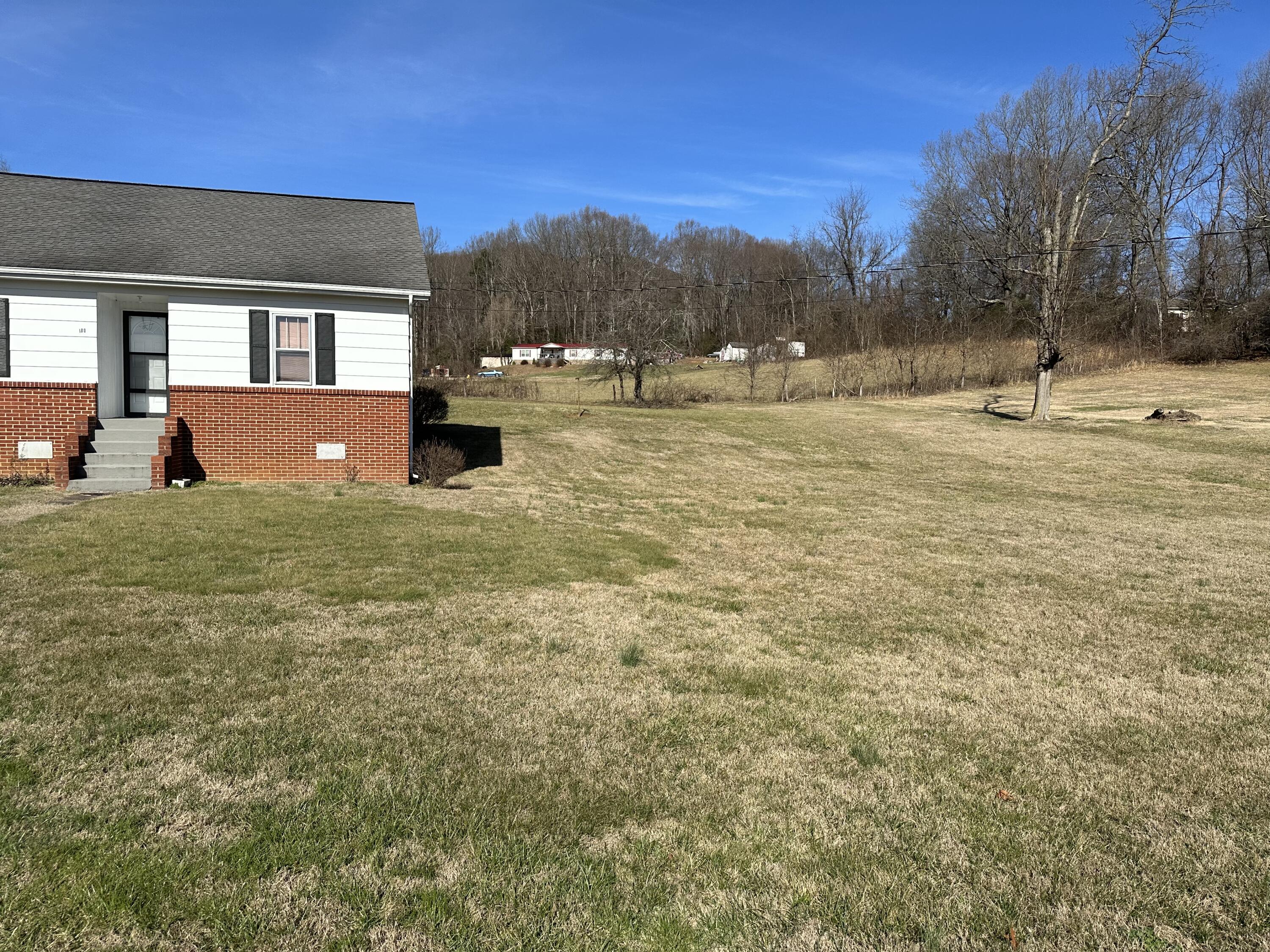 180 George Bowers Road Elizabethton, TN 37643 - Photo 3 of 28 F9F21CC7-22BE-4DB3-BEC1-970FBEAE5C47