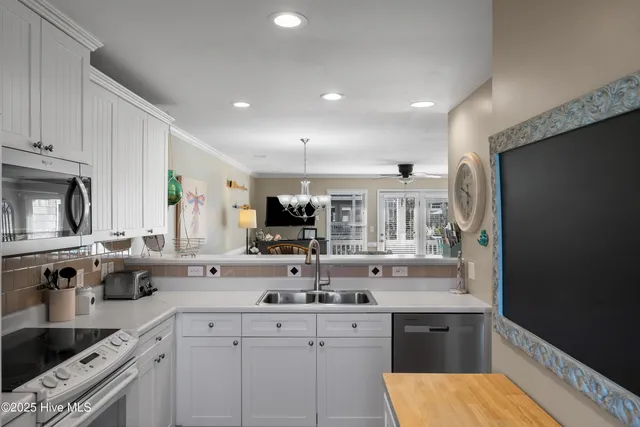 $745,000 | 337 Fort Fisher Boulevard North, Kure Beach, NC 28449