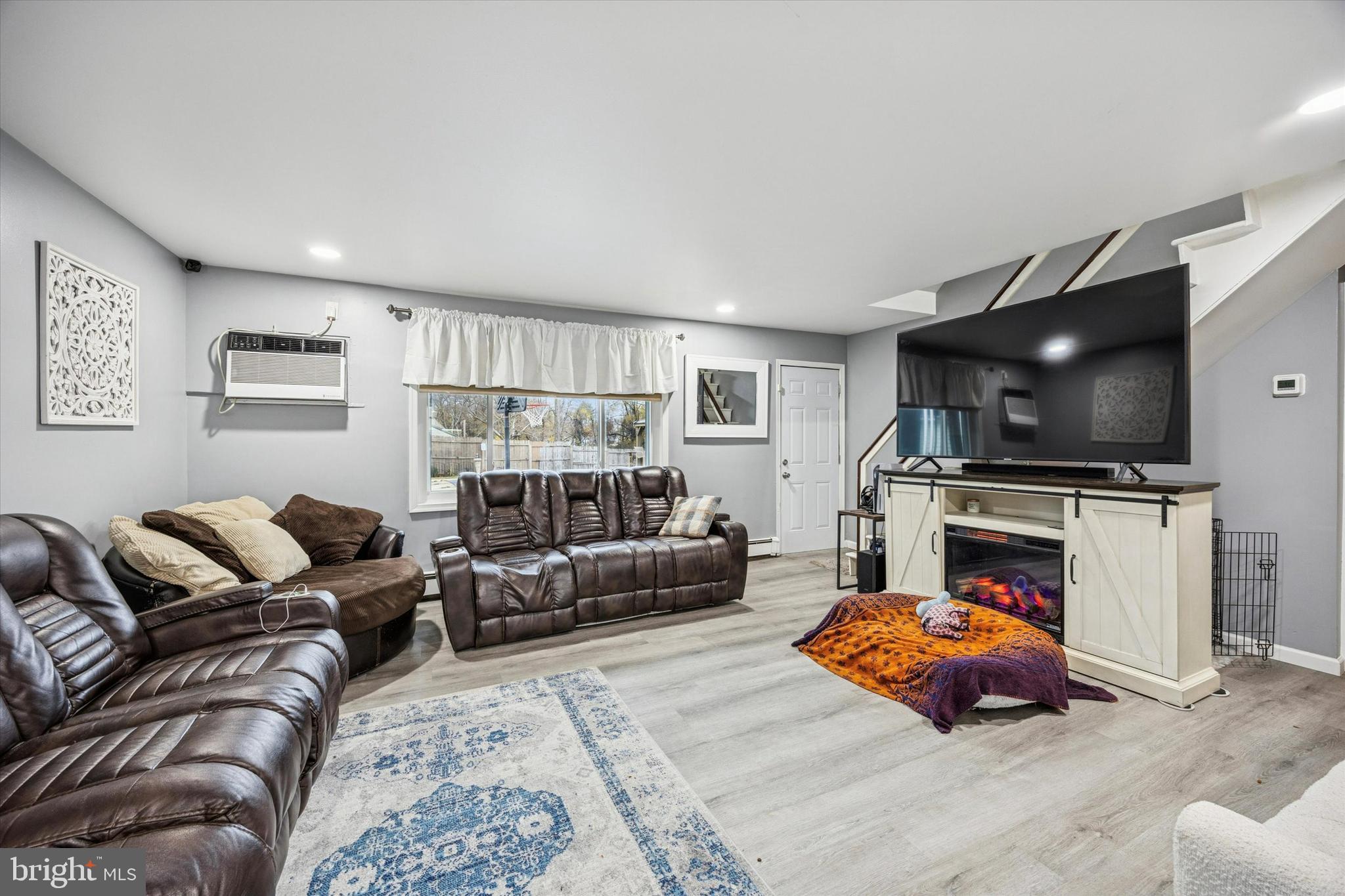 2 Red Maple Lane Levittown, PA 19055 - Photo 3 of 27