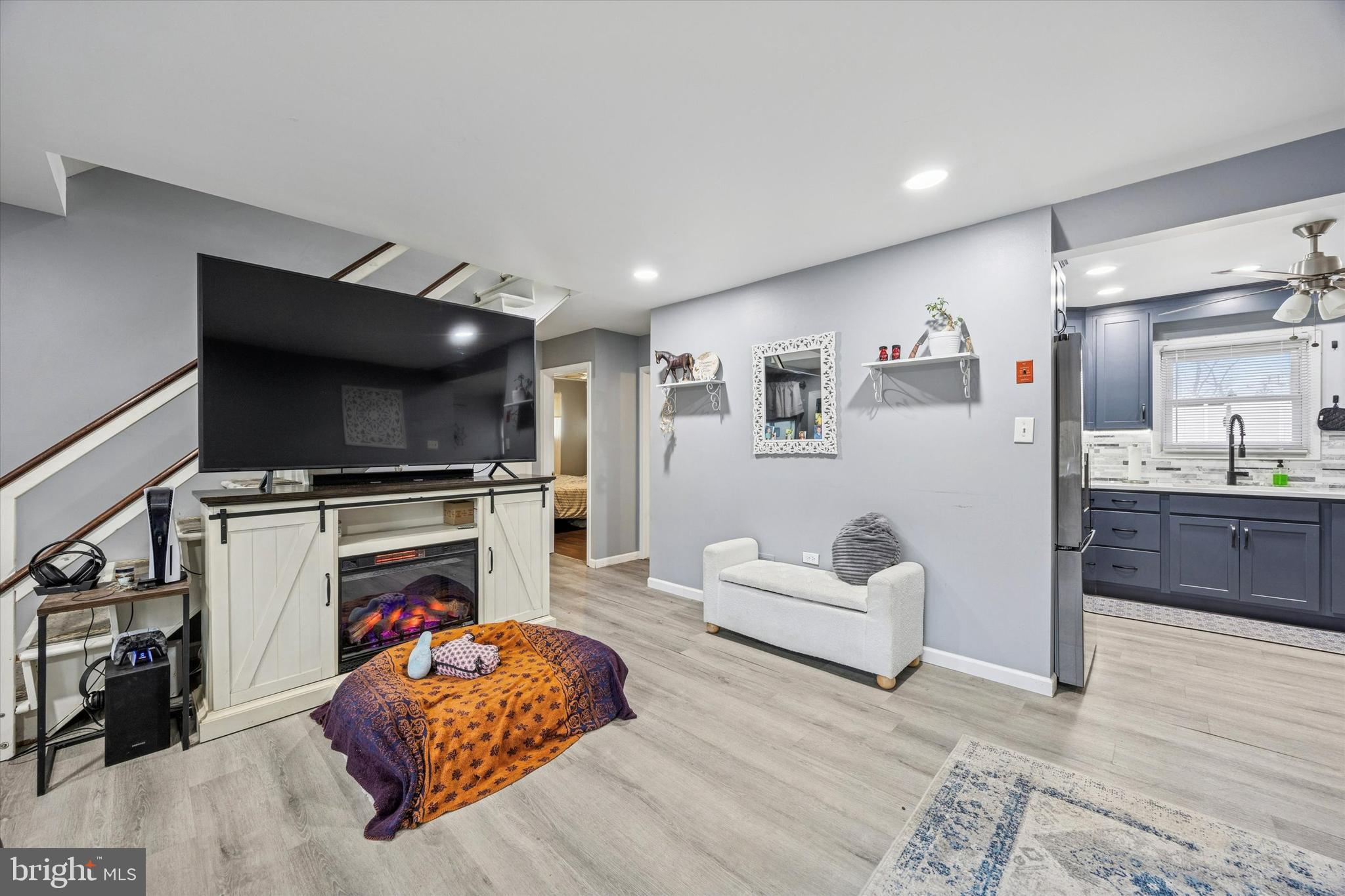 2 Red Maple Lane Levittown, PA 19055 - Photo 5 of 27