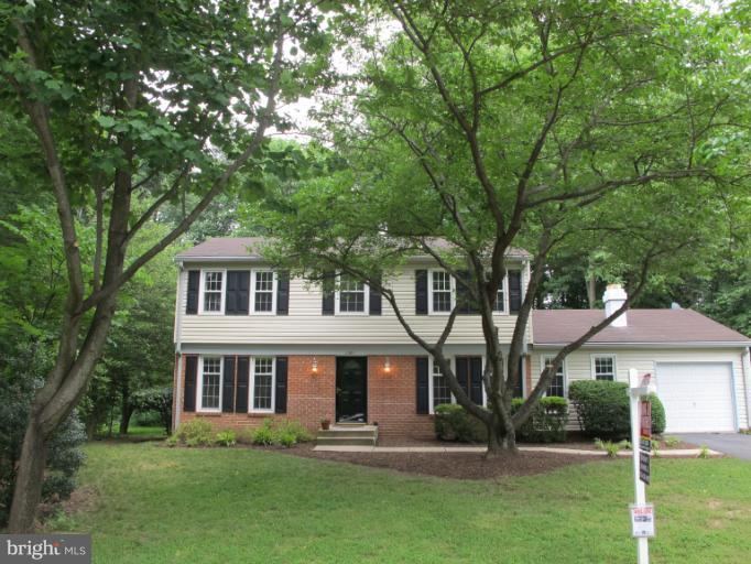 2307 Rosedown Drive Reston, VA 20191 - Photo 13 of 15 Exterior (Front)