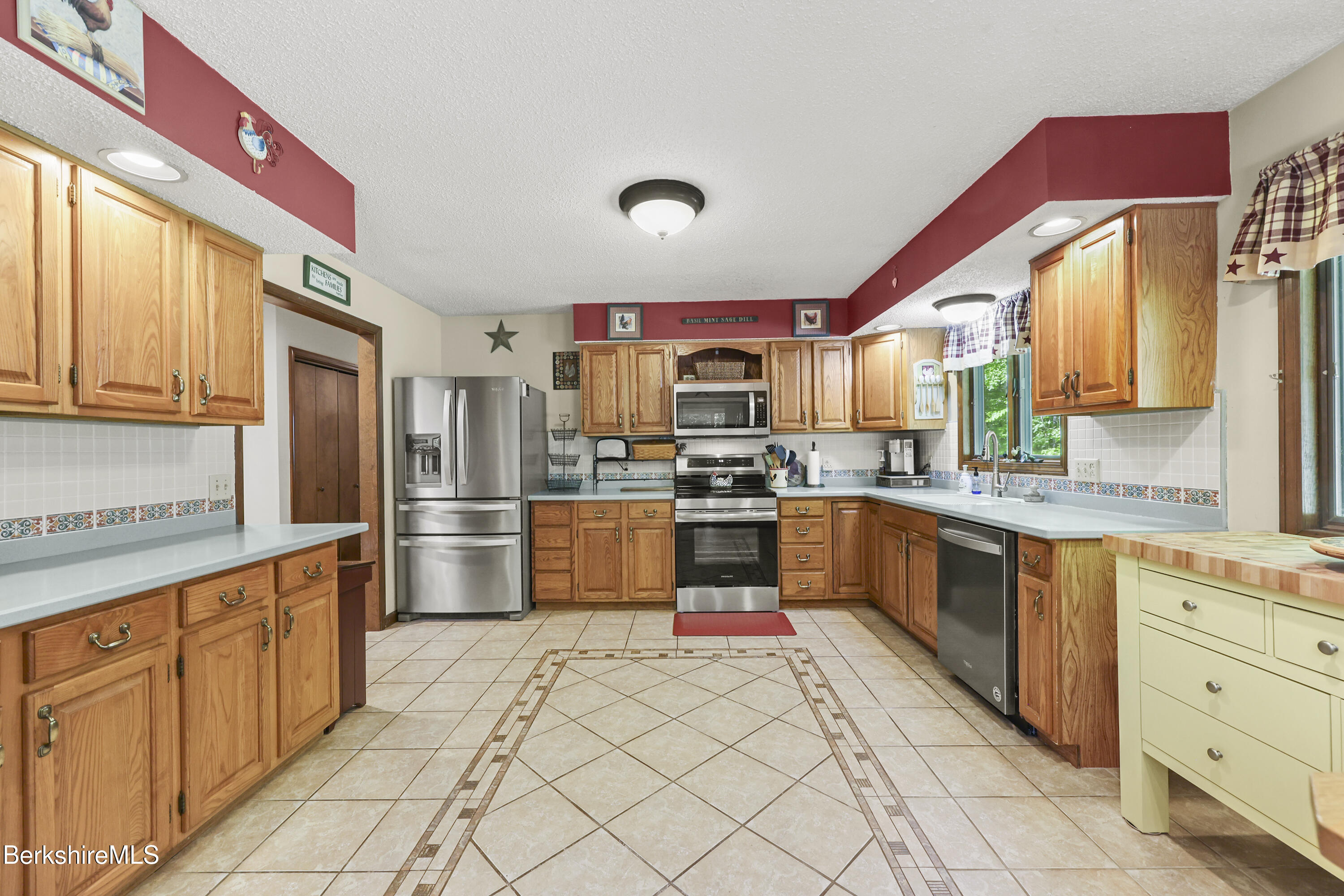 156 Bailey Road Lanesborough, MA 01237 - Photo 14 of 49 Huge kitchen