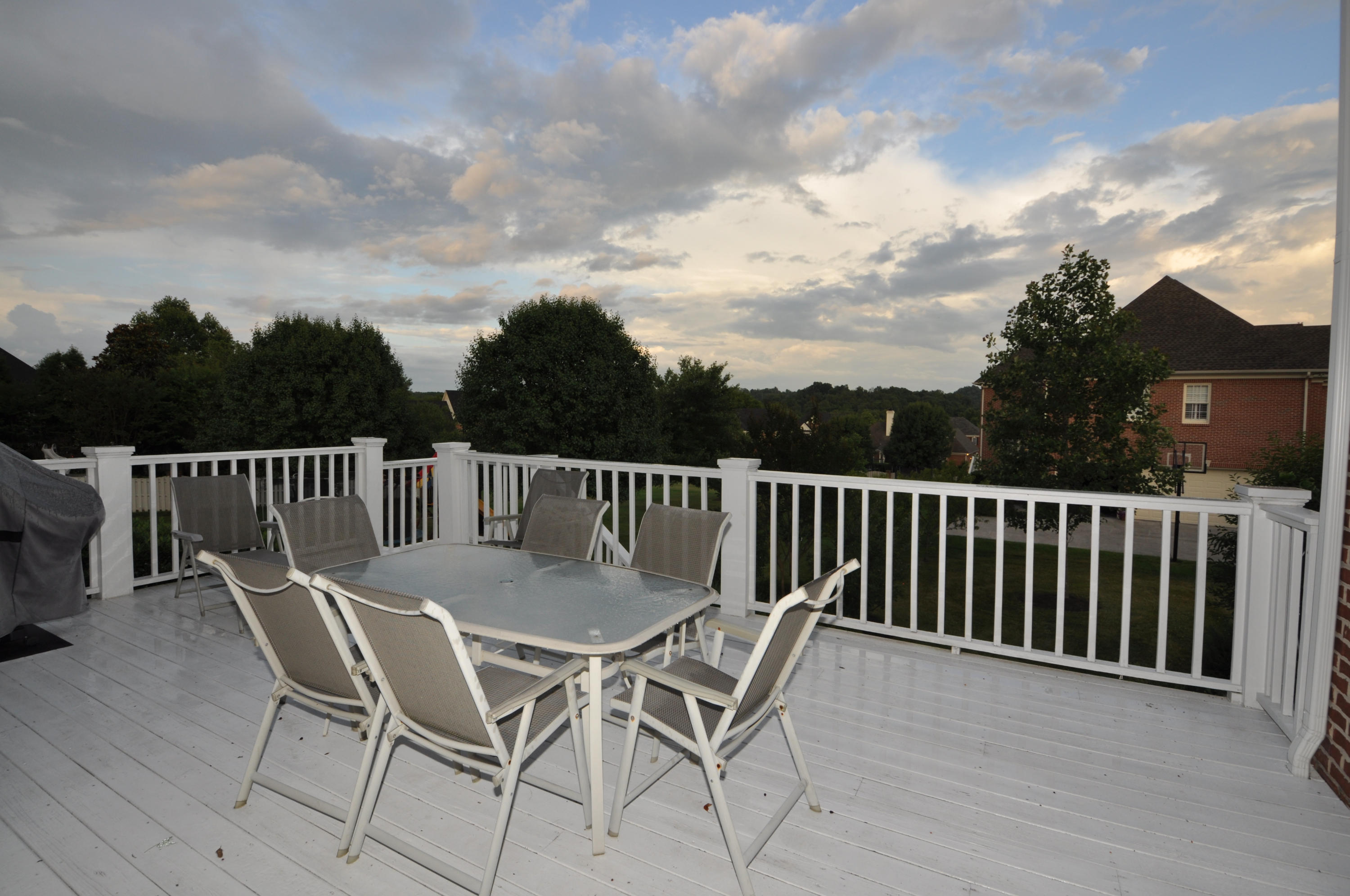 1900 Chiswick Road Knoxville, TN 37922 - Photo 2 of 24 Rear Deck