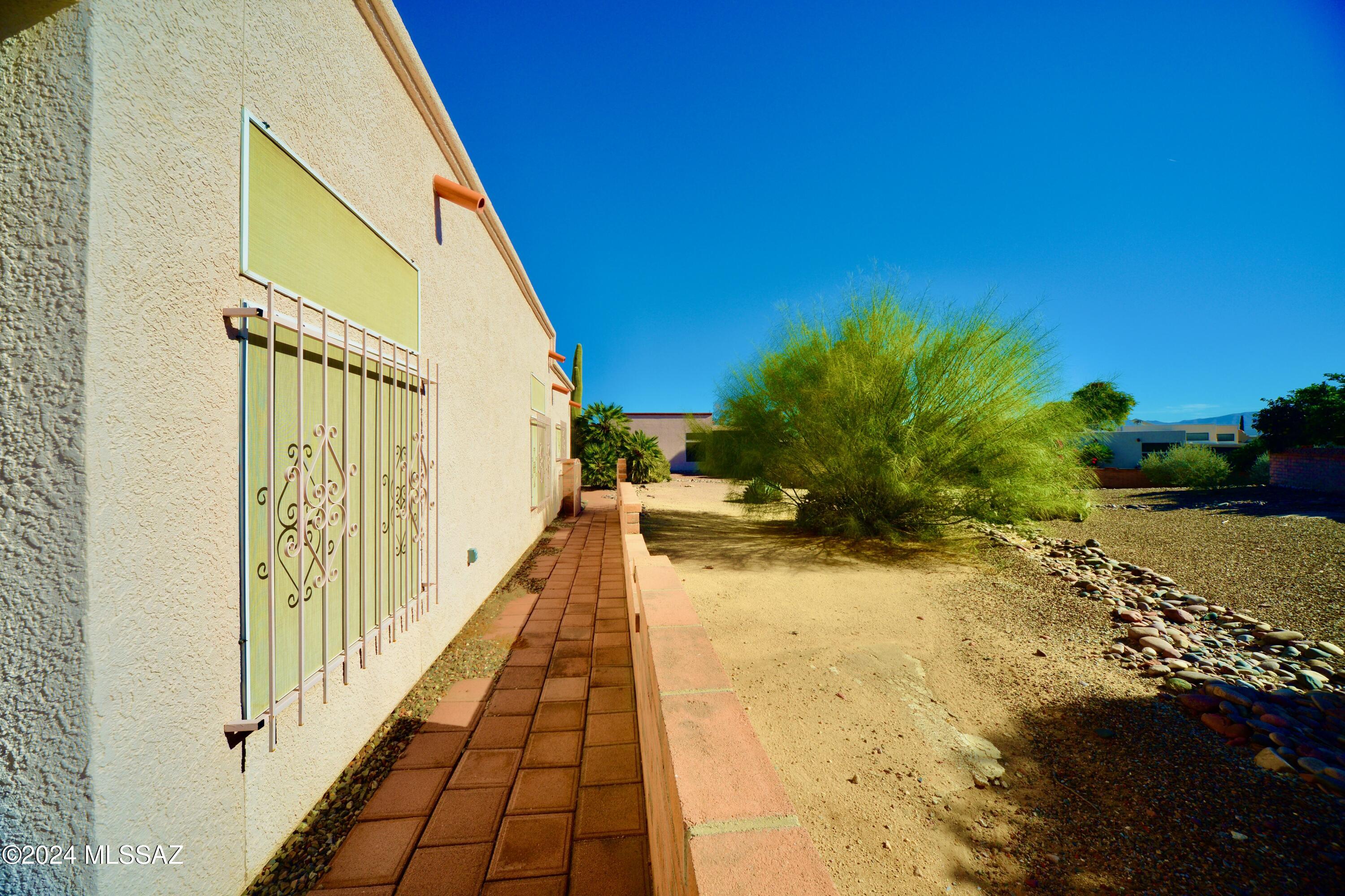 1792 North Rio Mayo Green Valley, AZ 85614 - Photo 34 of 38 Gallery Image 34