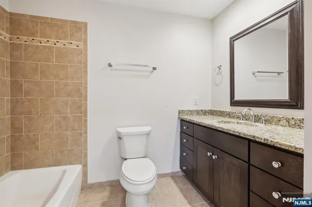 $675,000 | 72 Washington Avenue, Elmwood Park, NJ 07407