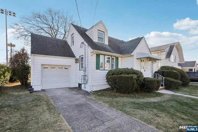 $675,000 | 72 Washington Avenue, Elmwood Park, NJ 07407