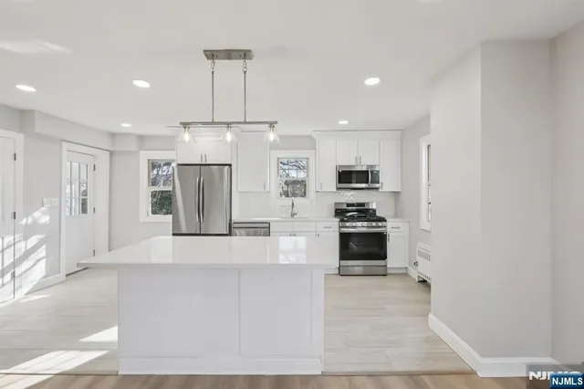 $675,000 | 72 Washington Avenue, Elmwood Park, NJ 07407