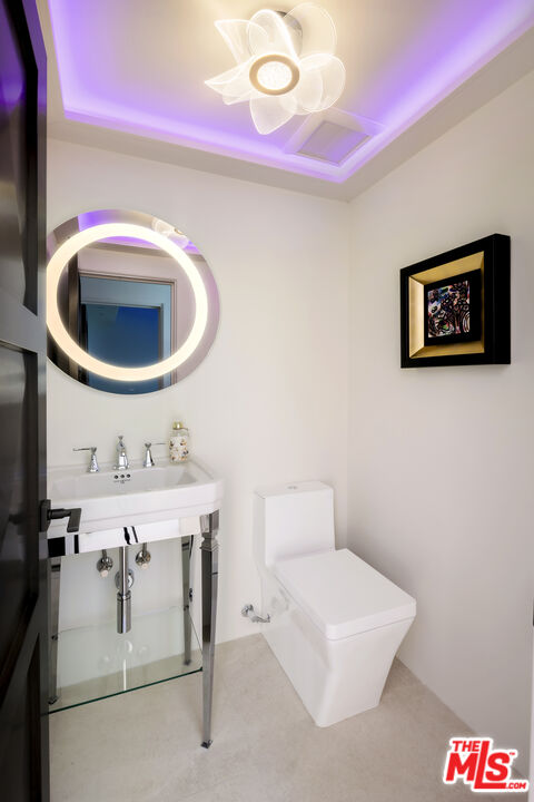 335 Wrigley Road Avalon, CA 90704 - Photo 46 of 69 a bathroom with a toilet and a sink
