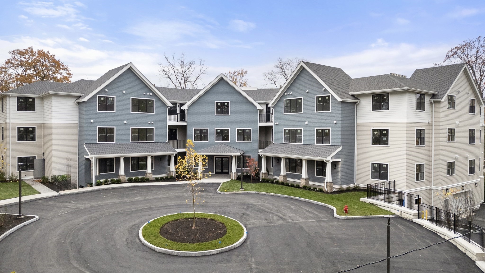 16 Stearns Road, Unit 108 Wellesley, MA 02482 - Photo 1 of 12 Gallery Image 1