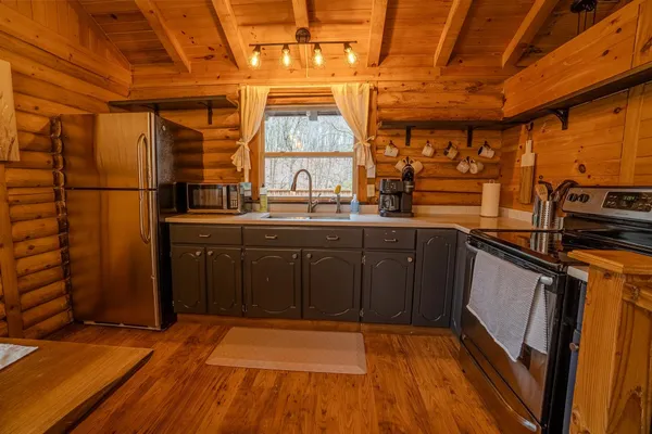 $290,000 | W10448 Whippoorwill, Elroy, WI 53929