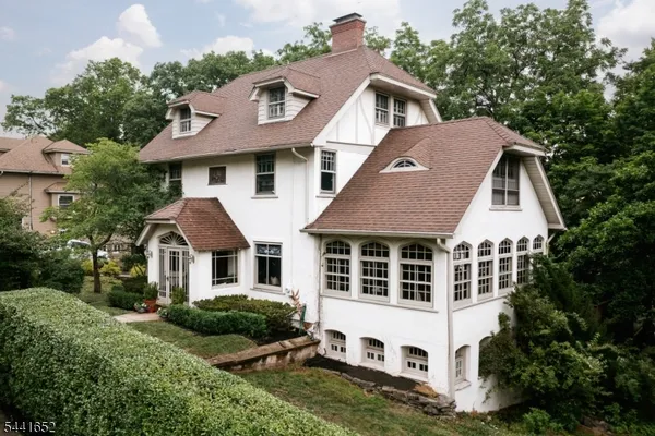 $1,050,000 | 3 Overlook Avenue, West Orange, NJ 07052