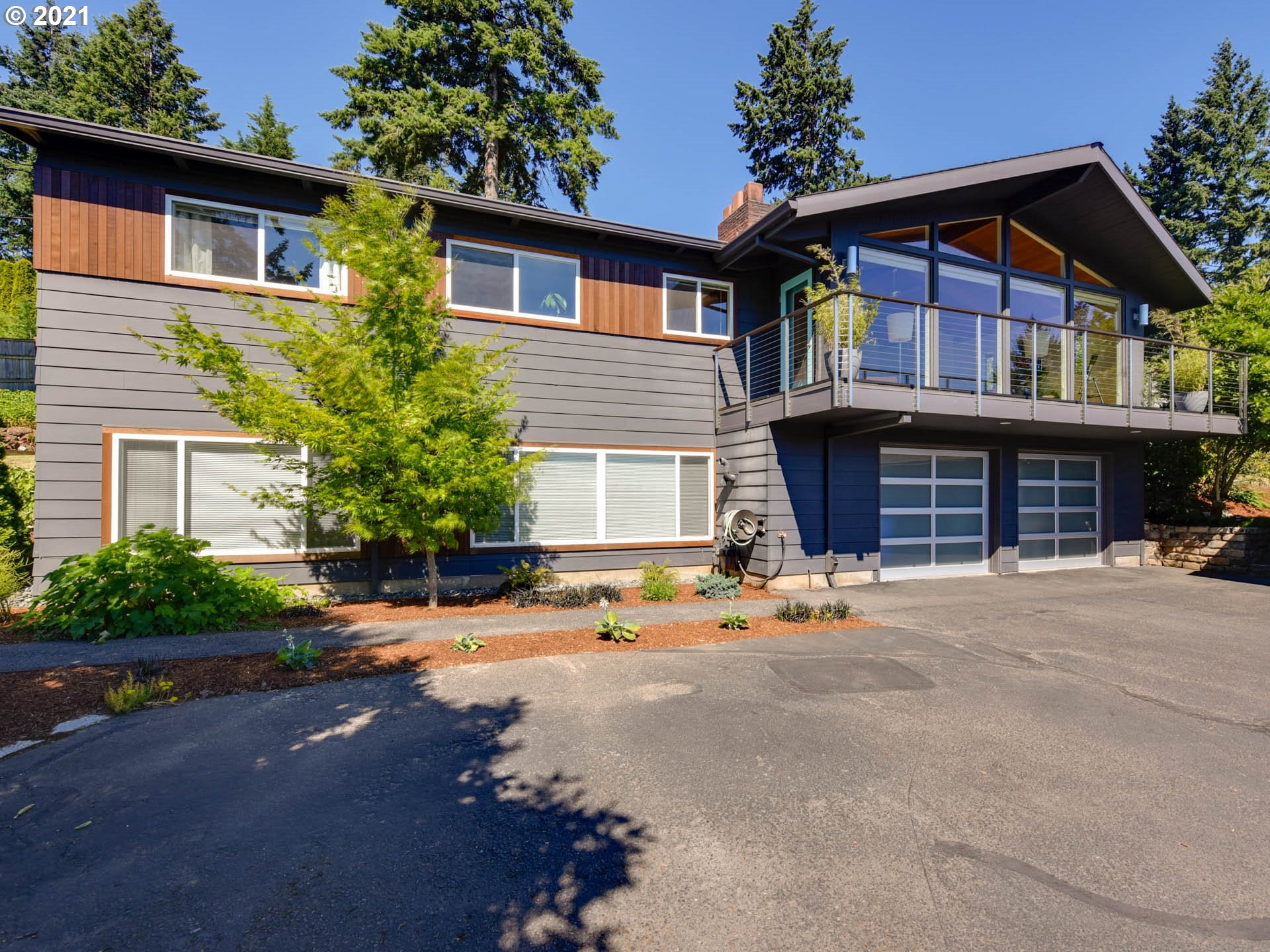 10131 Southwest Lancaster Road Portland, OR 97219 - Photo 1 of 32 Gallery Image 1