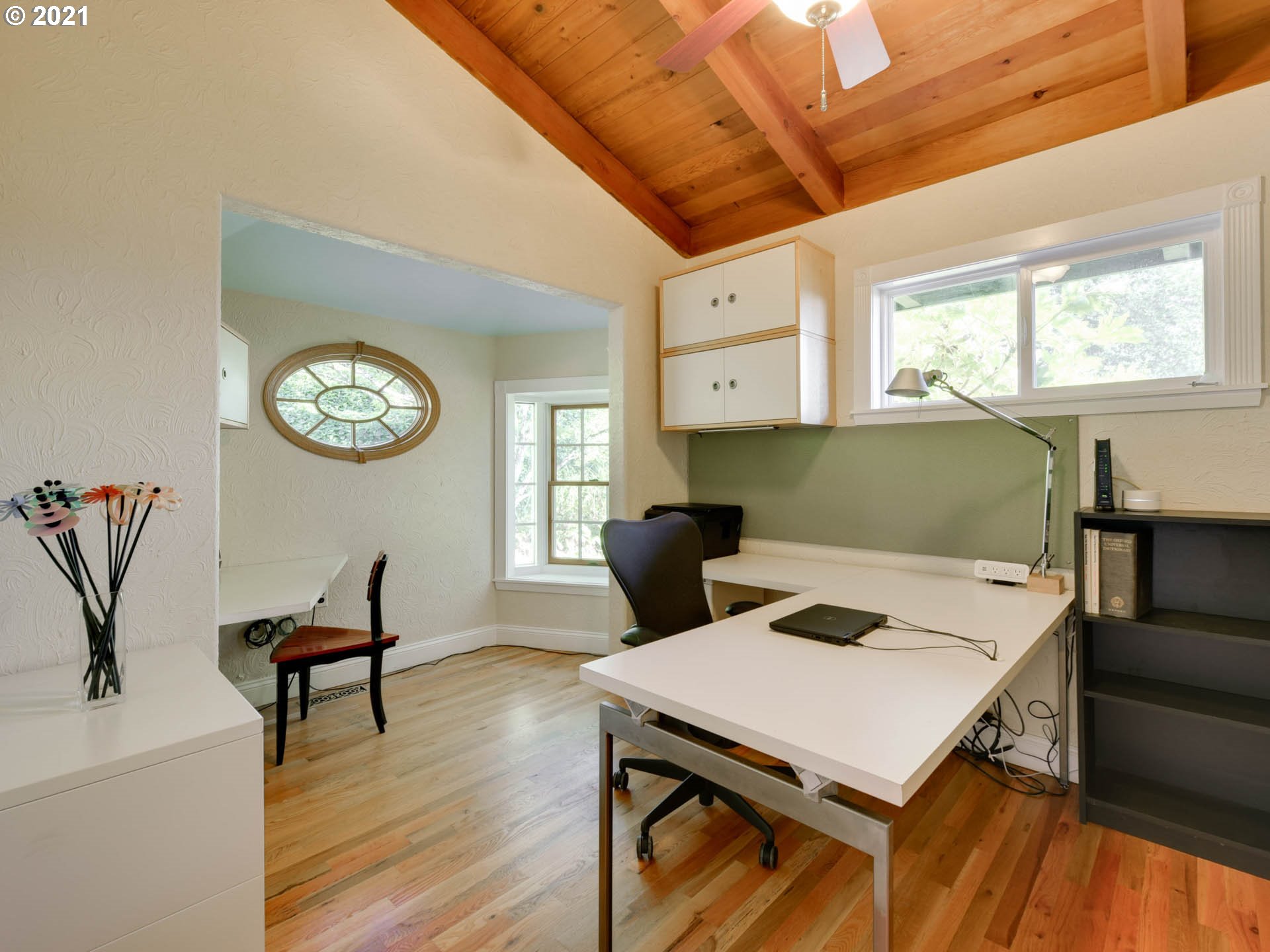 10131 Southwest Lancaster Road Portland, OR 97219 - Photo 12 of 32 Gallery Image 12