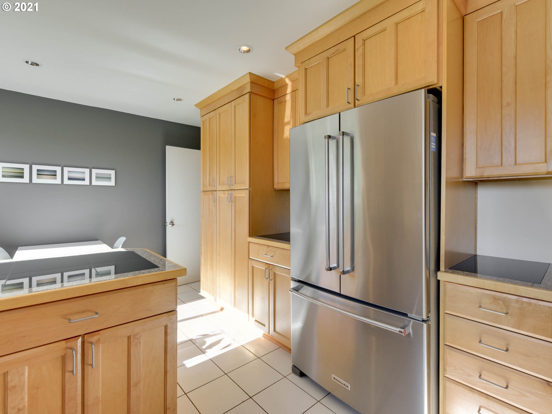 10131 Southwest Lancaster Road Portland, OR 97219 - Photo 14 of 32 Gallery Image 14