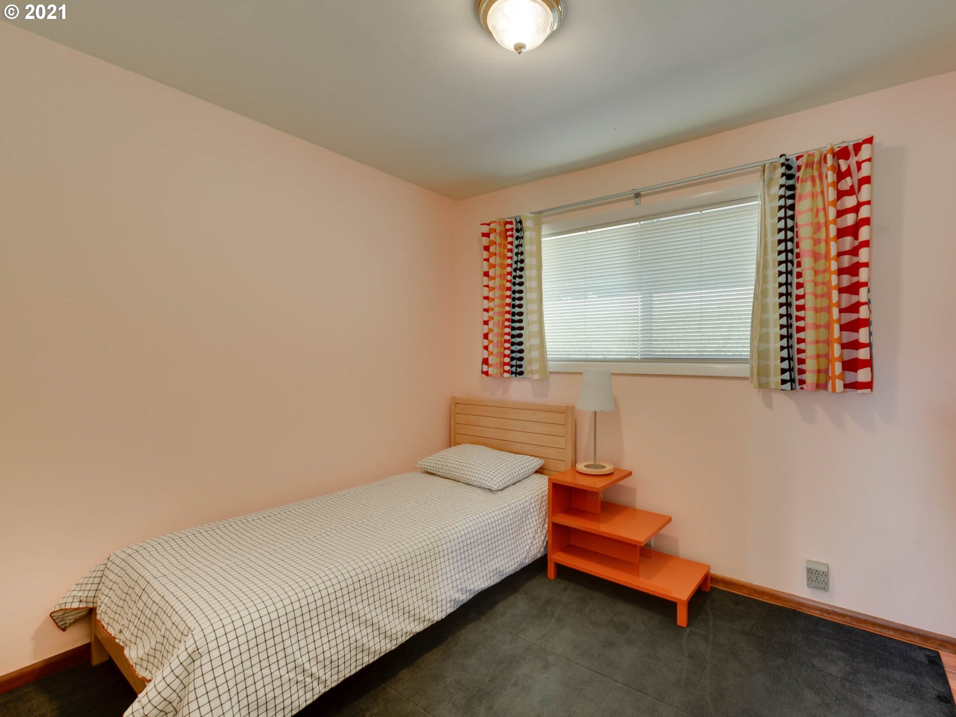 10131 Southwest Lancaster Road Portland, OR 97219 - Photo 18 of 32 Gallery Image 18