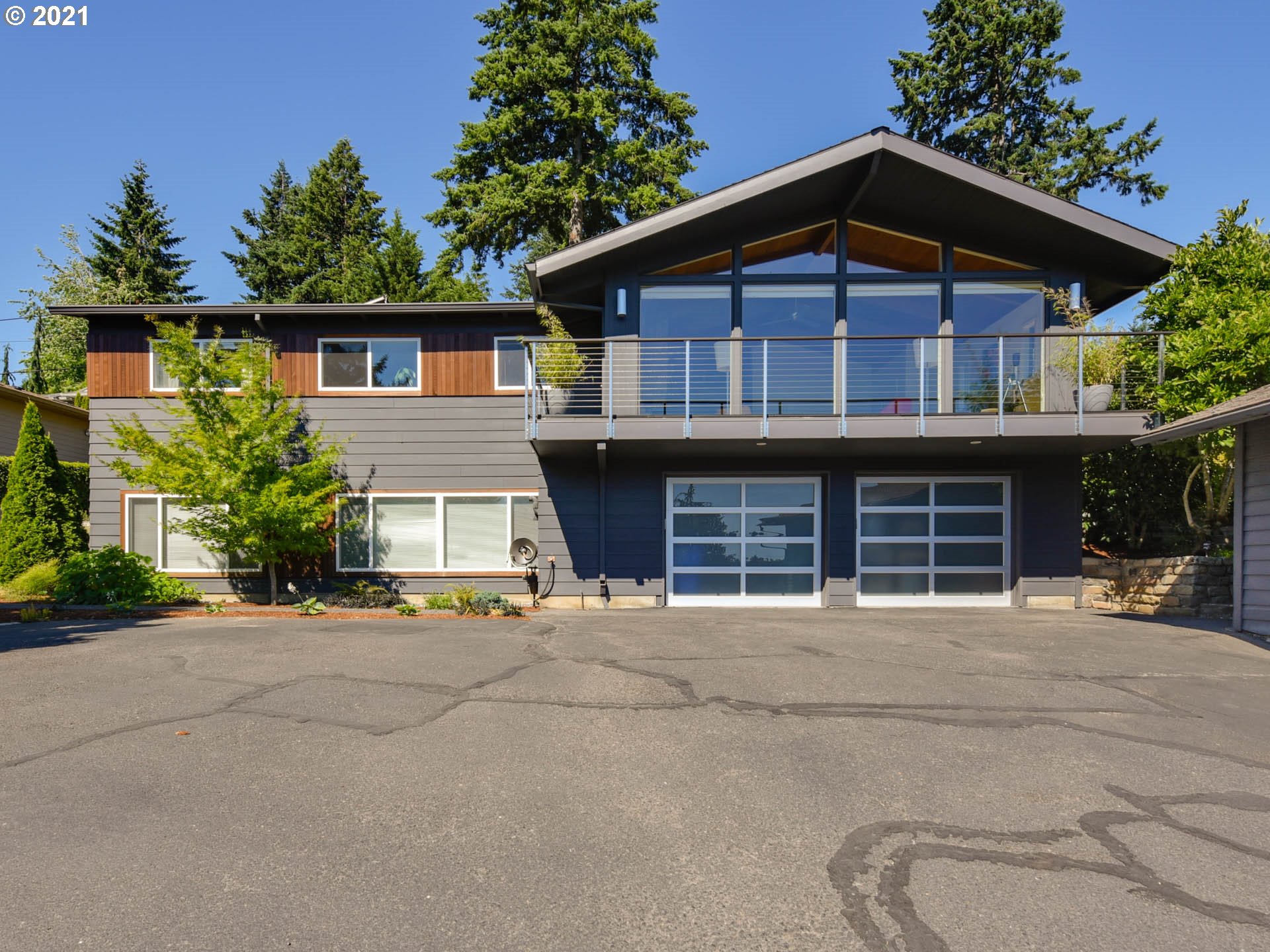 10131 Southwest Lancaster Road Portland, OR 97219 - Photo 2 of 32 Gallery Image 2