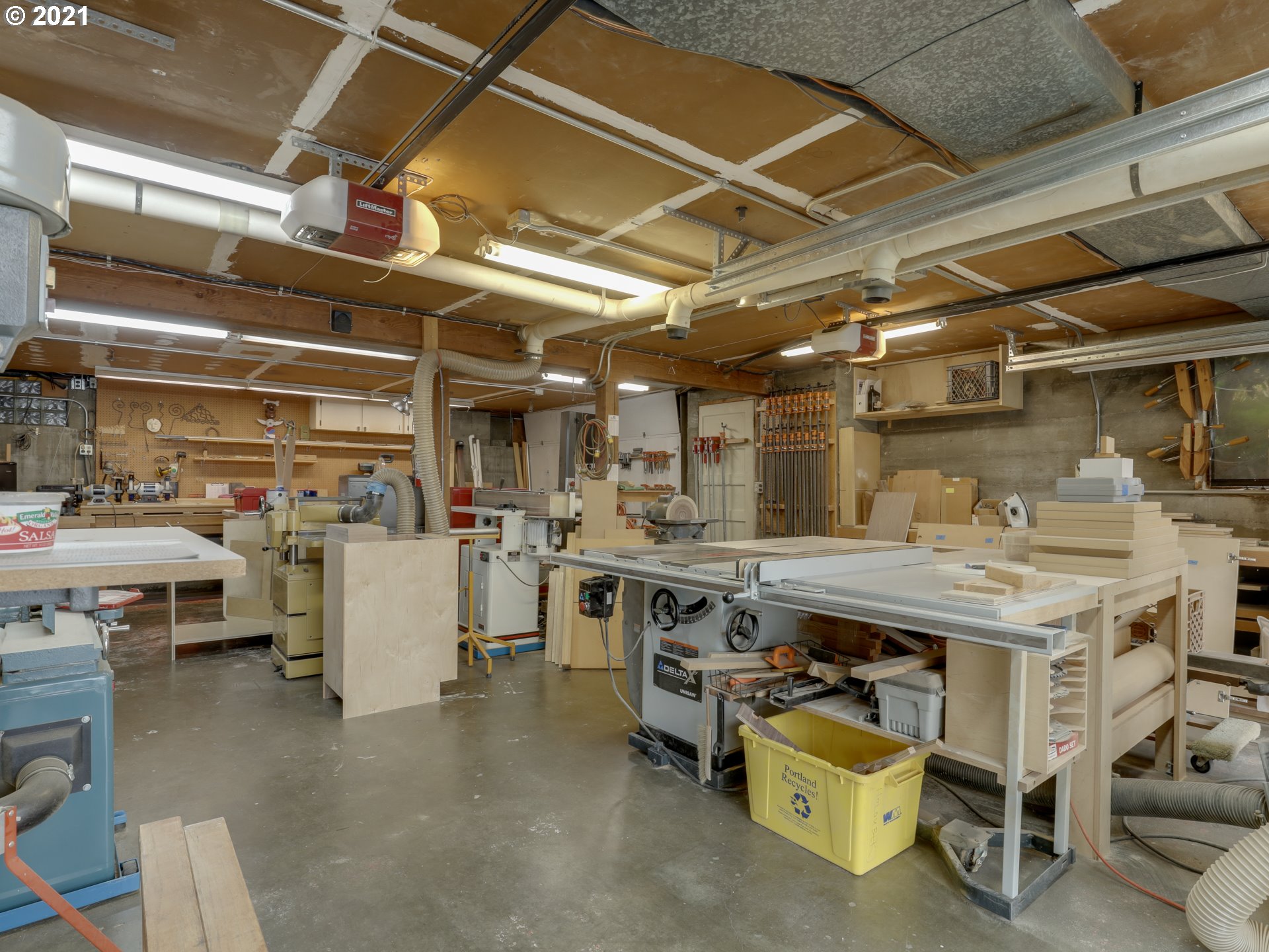 10131 Southwest Lancaster Road Portland, OR 97219 - Photo 25 of 32 Gallery Image 25