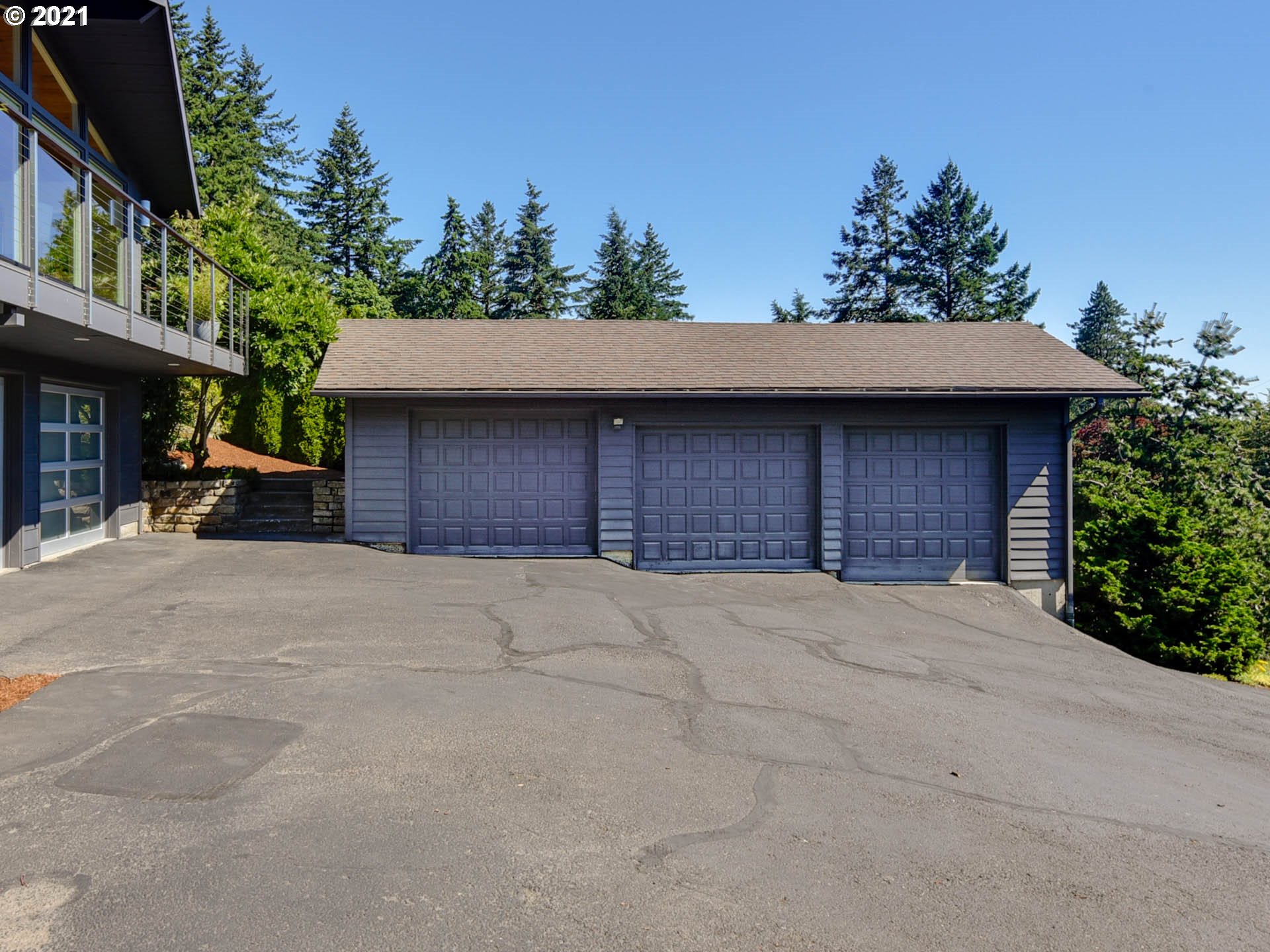10131 Southwest Lancaster Road Portland, OR 97219 - Photo 3 of 32 Gallery Image 3