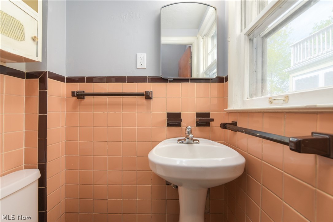 3921 Delmore Road Cleveland Heights, OH 44121 - Photo 29 of 35