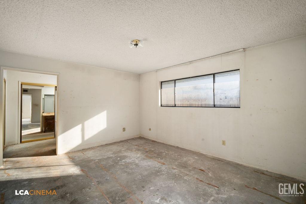 Undisclosed Address Bakersfield, CA 93308 - Photo 10 of 22