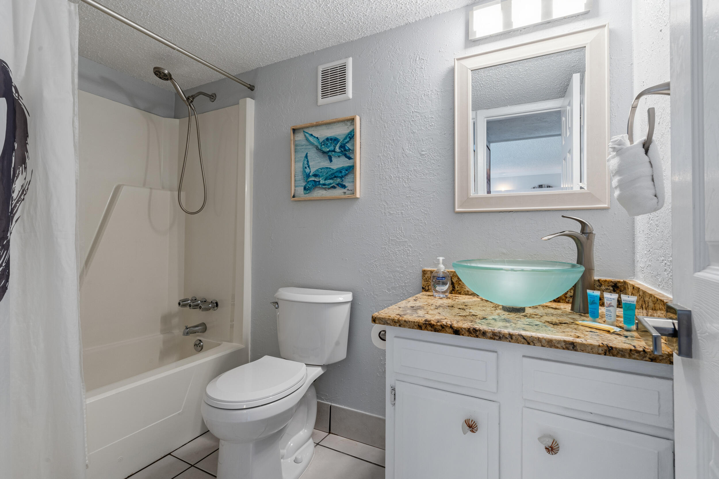 30 Moreno Point Road, Unit 305C Destin, FL 32541 - Photo 17 of 34 Guest Bath