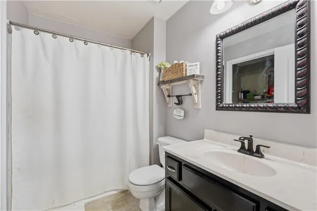 $305,000 | 112 Northeast 6th Street, Blue Springs, MO 64014