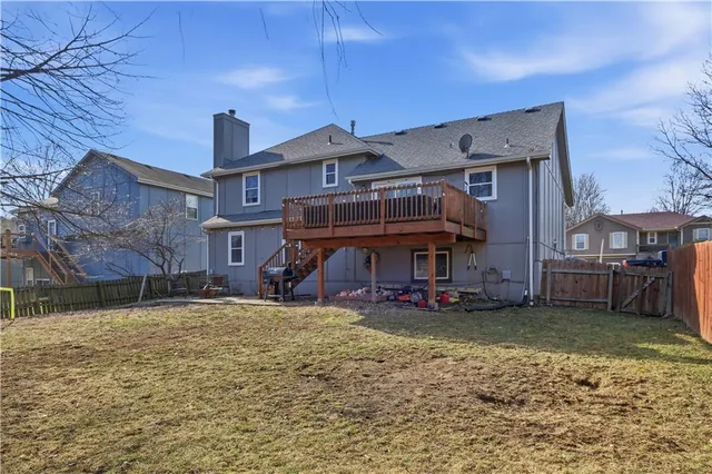 $305,000 | 112 Northeast 6th Street, Blue Springs, MO 64014