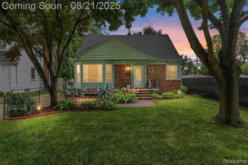 1524 Villa Road Birmingham, MI 48009 - Photo 2 of 25 Gallery Image 2