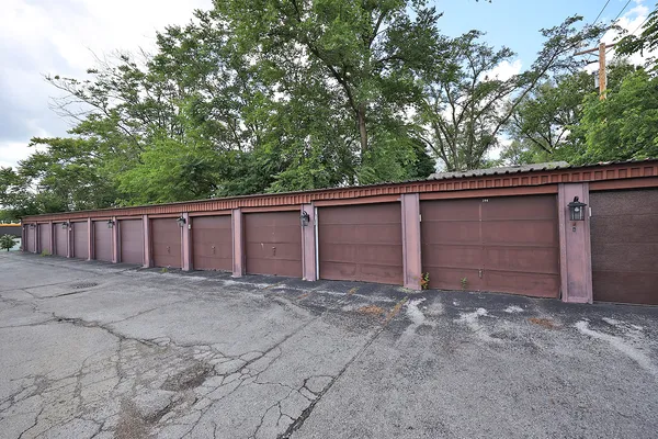 $229,000 | 4946 Douglas Road, Unit 202, Downers Grove, IL 60515