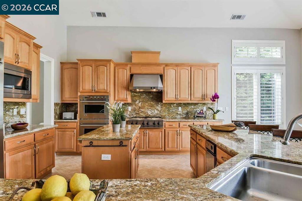243 Lyndhurst Place San Ramon, CA 94583 - Photo 4 of 8