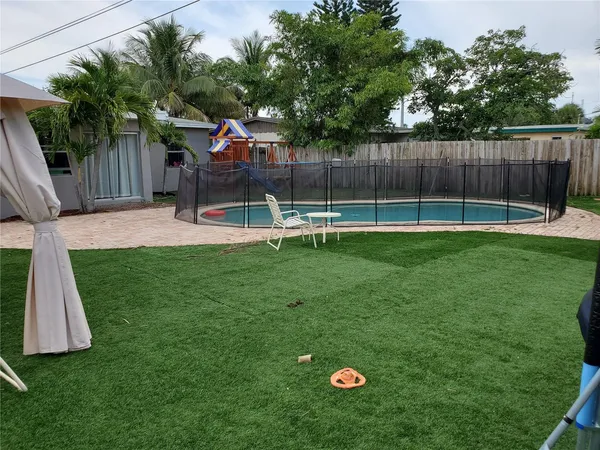 $469,975 | 811 South Broadway, Lantana, FL 33462
