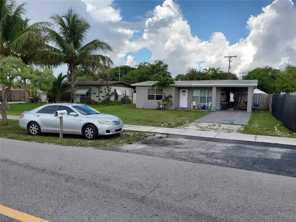 $469,975 | 811 South Broadway, Lantana, FL 33462