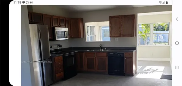 $469,975 | 811 South Broadway, Lantana, FL 33462