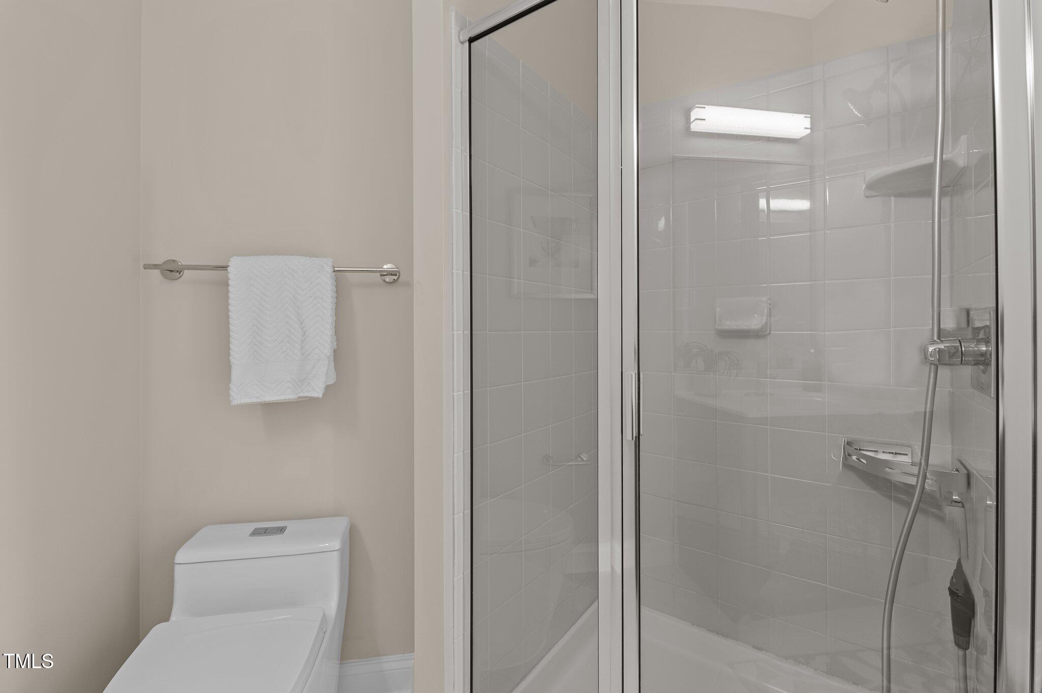 11209 Ridgegate Drive Raleigh, NC 27617 - Photo 26 of 74 31-web-or-mls-DSC_6016