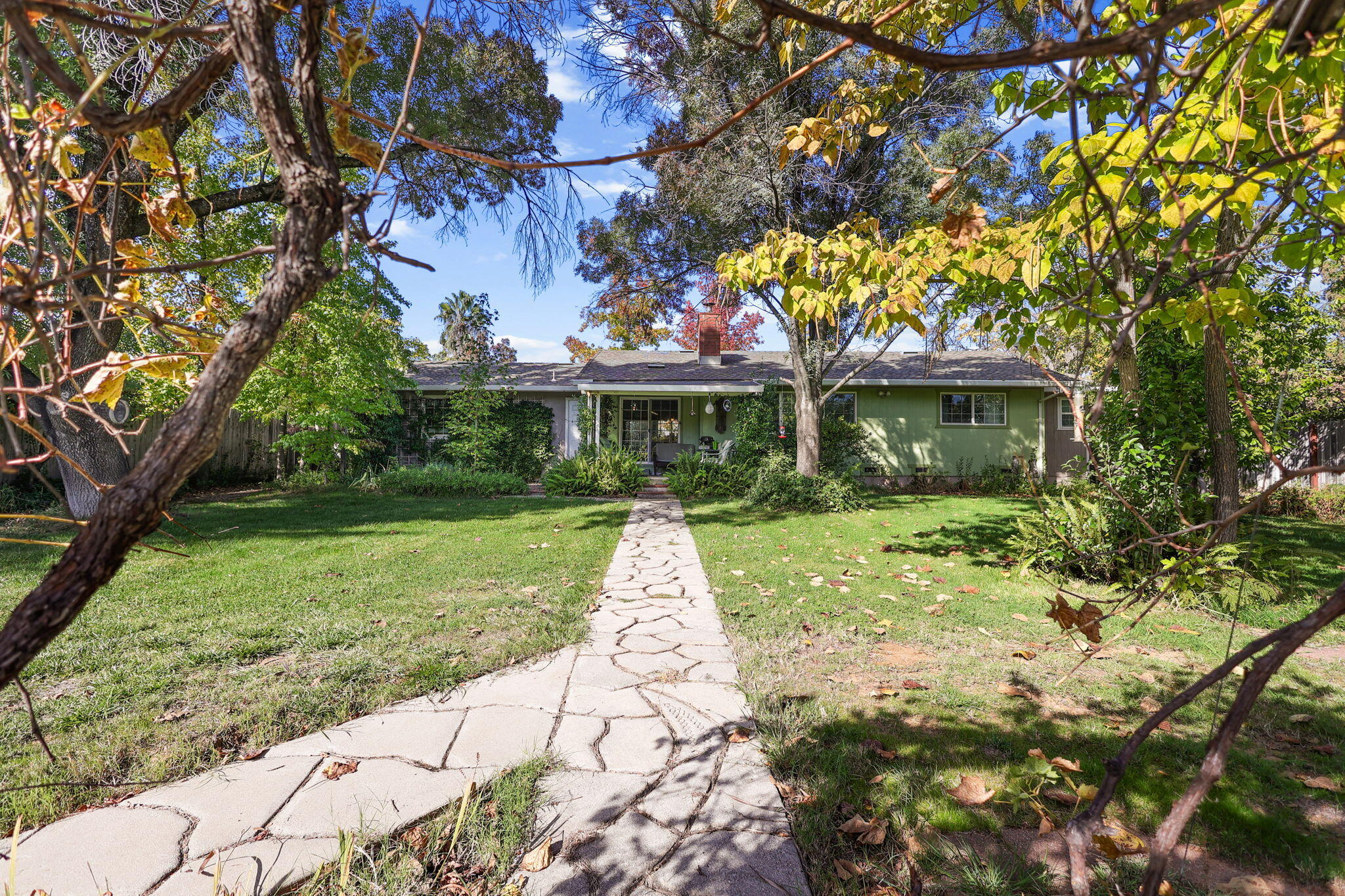 3010 Winding Way Redding, CA 96003 - Photo 20 of 33 18-web-or-mls-LZ0A0139