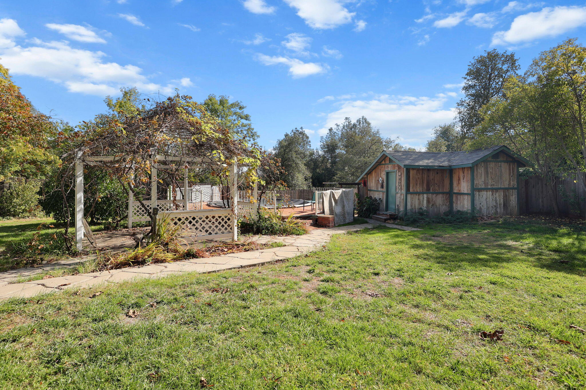 3010 Winding Way Redding, CA 96003 - Photo 21 of 33 17-web-or-mls-LZ0A0130