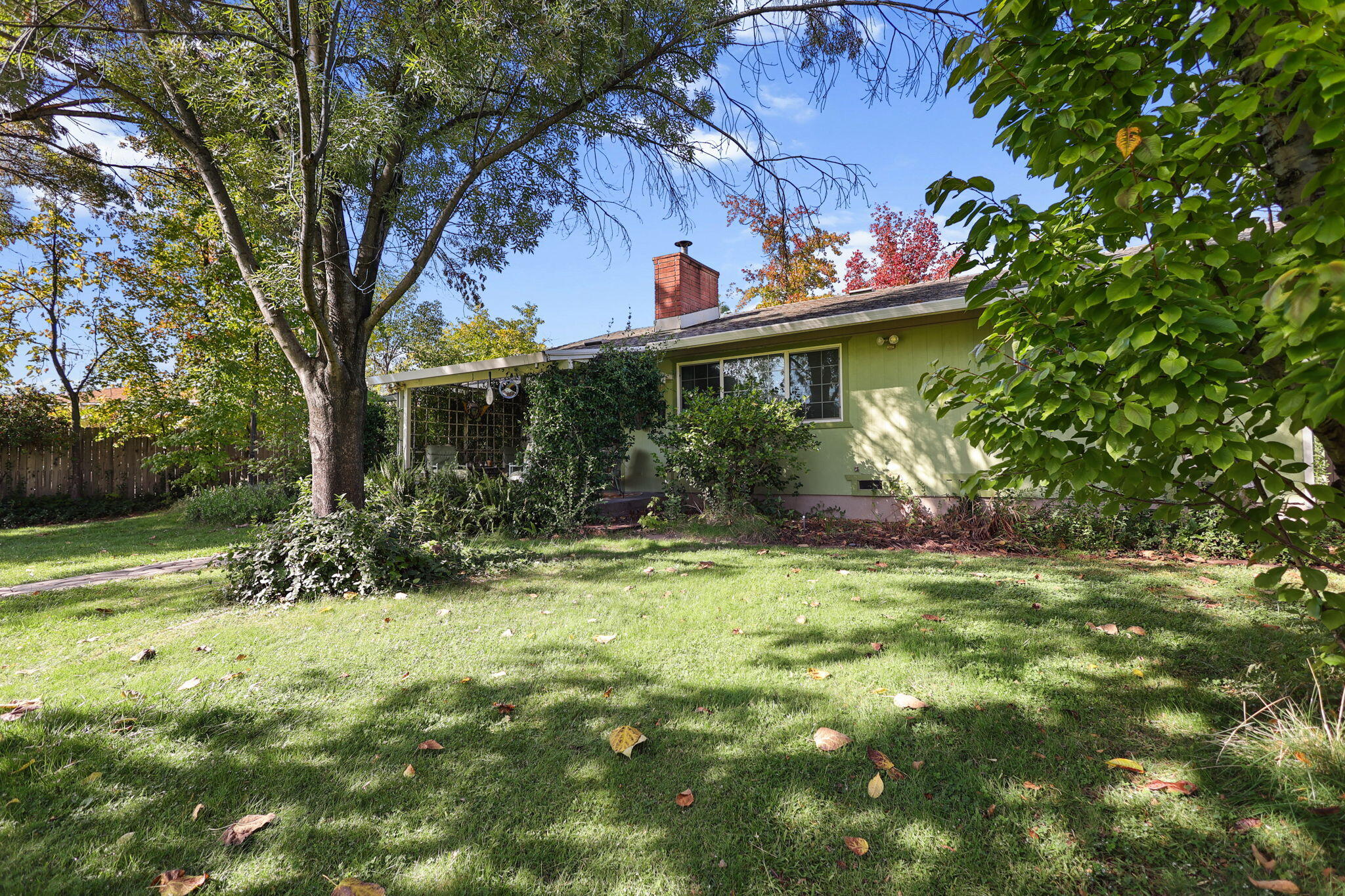 3010 Winding Way Redding, CA 96003 - Photo 28 of 33 24-web-or-mls-LZ0A0194