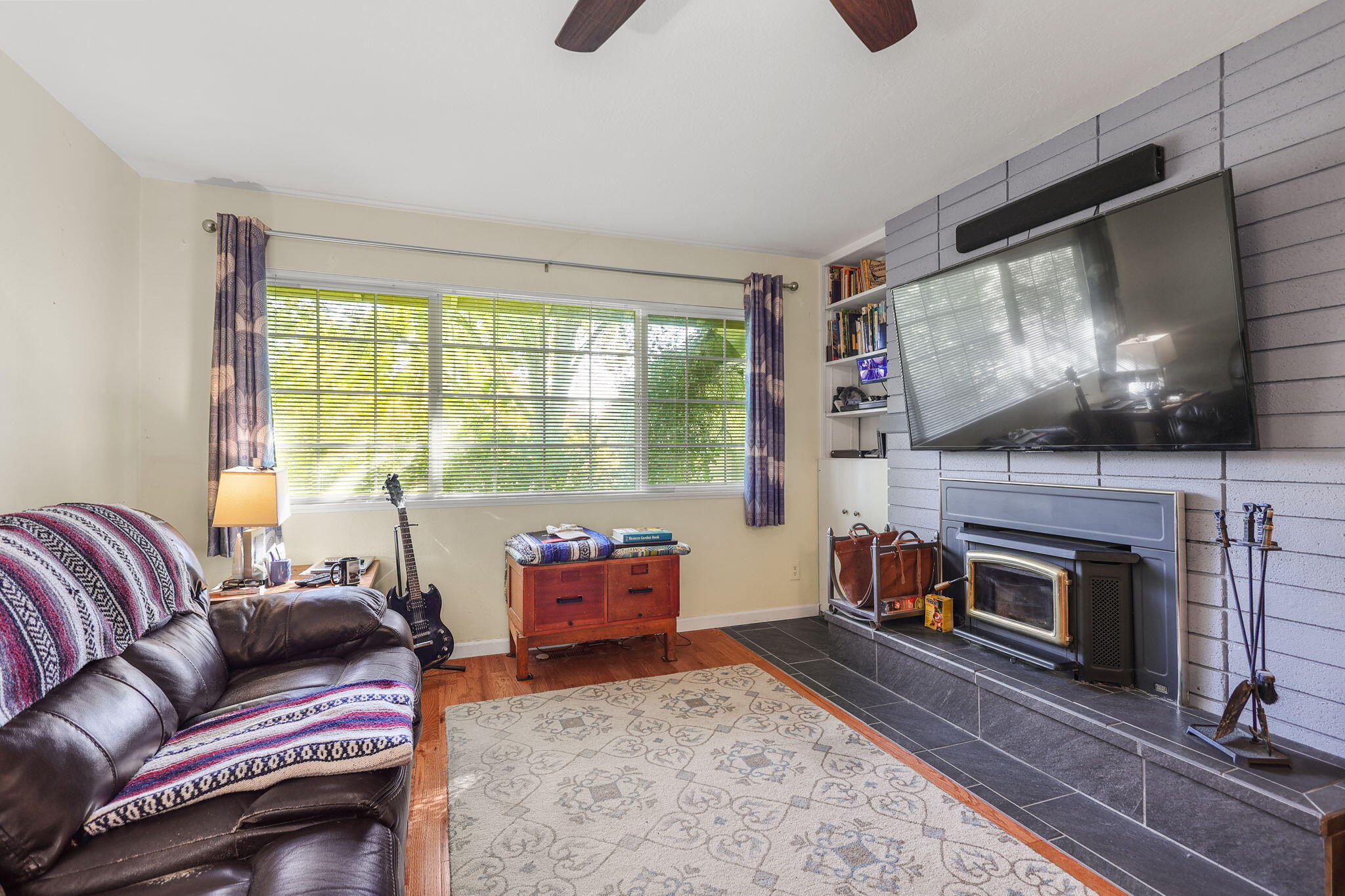 3010 Winding Way Redding, CA 96003 - Photo 5 of 33 7-web-or-mls-LZ0A0045-2