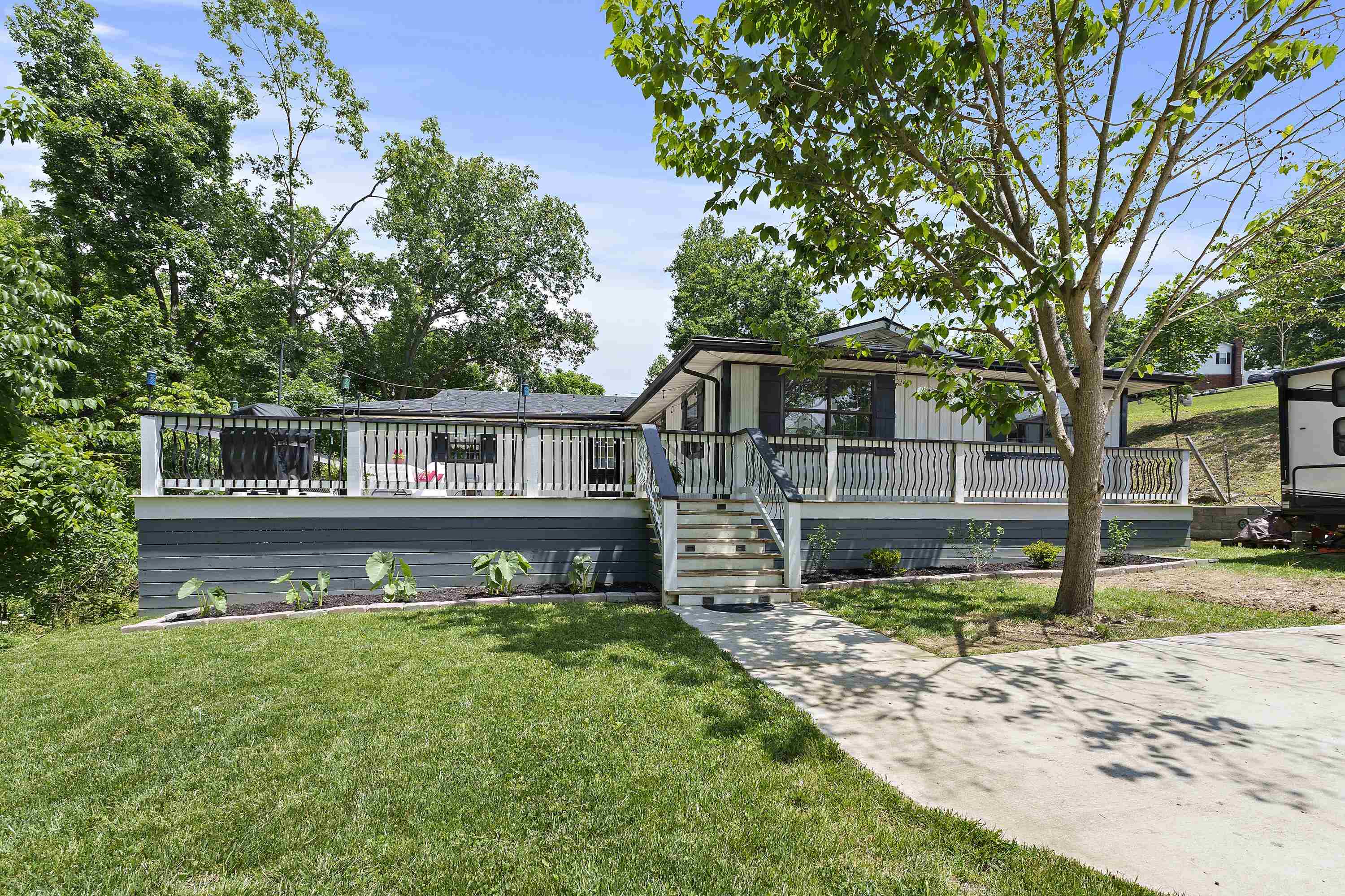 4141 Music Branch Road Ashland, KY 41102 - Photo 1 of 45 Gallery Image 1